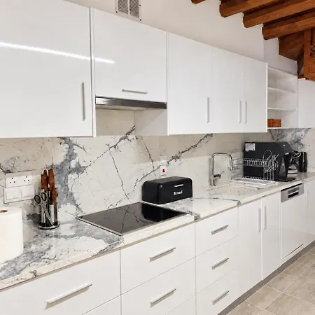 Nest 2 3* Arsos